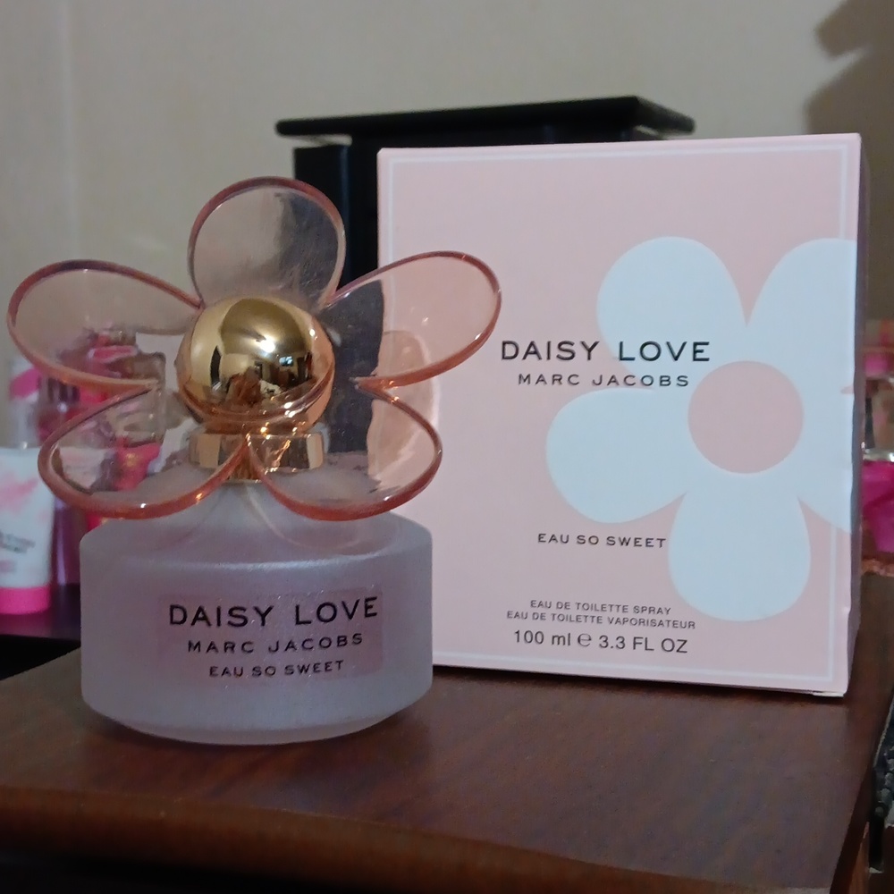 DAISY LOVE